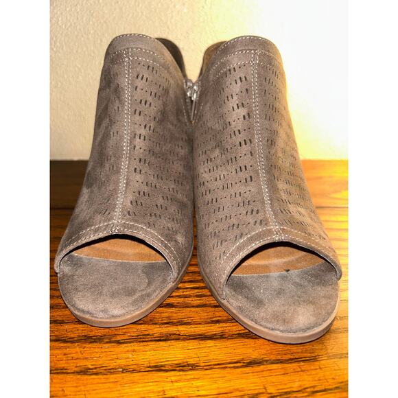 Madeline Girl Wrenn Preppy Edgy Baddie Open Toe Stacked Heel - Picture 7 of 11